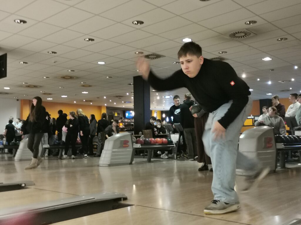 Grafik – Bowling-Ausflug der Klasse 9b nach Liberec &#8211; Oberschule an der Weinau