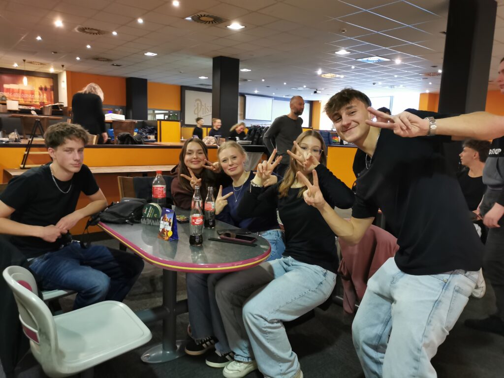 Grafik – Bowling-Ausflug der Klasse 9b nach Liberec &#8211; Oberschule an der Weinau
