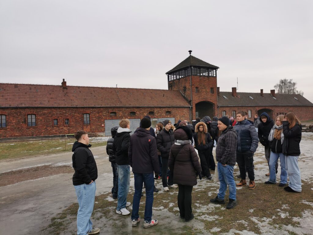 Produktbild &ndash; Historische Exkursion der 9. Klassen nach Polen – Oberschule an der Weinau
