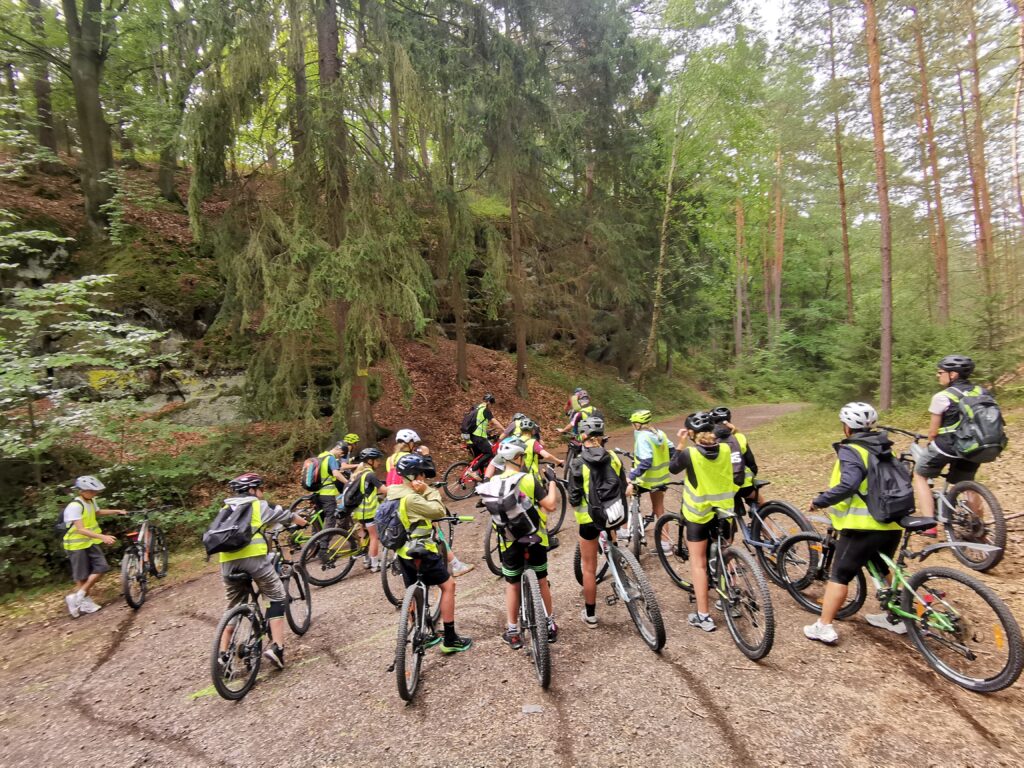 Visual – Mit Vollgas ins Böhmische Paradies – unser Nachhaltigkeitscamp 2026 – Oberschule an der Weinau